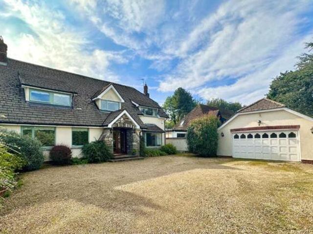 House for sale in Mid Glamorgan, Cymru / Wales
