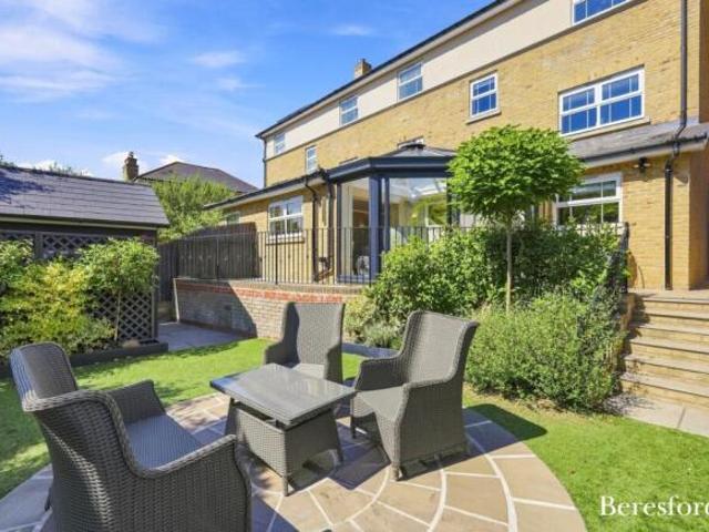 Farm for sale in Navestock Side