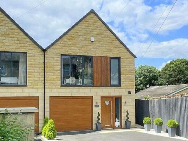 House for sale in Mirfield, West Yorkshire