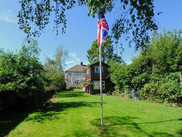 House for sale in New Malden, Greater London