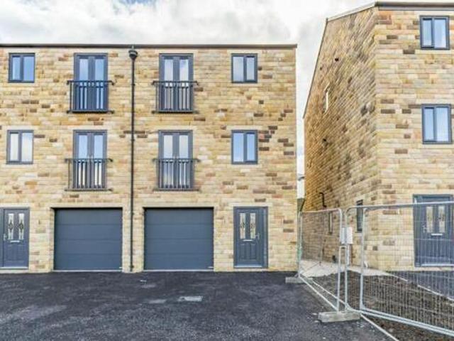 House for sale in Holmfirth, West Yorkshire