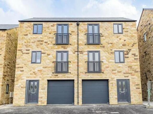 House for sale in Holmfirth, West Yorkshire