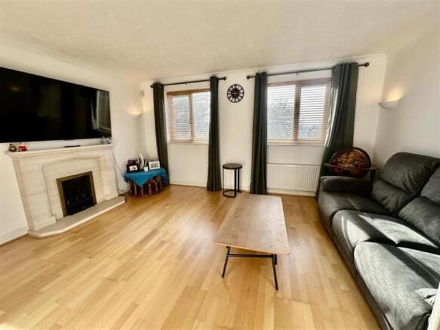 Farm for sale in North Watford, Watford