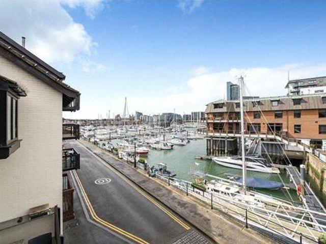 House for sale in Barton Stacey, Hampshire
