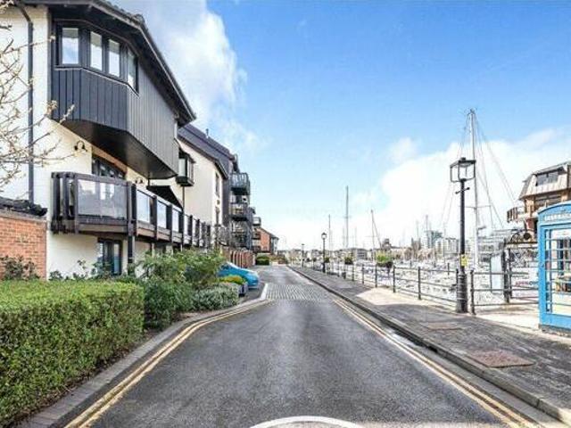 House for sale in Barton Stacey, Hampshire