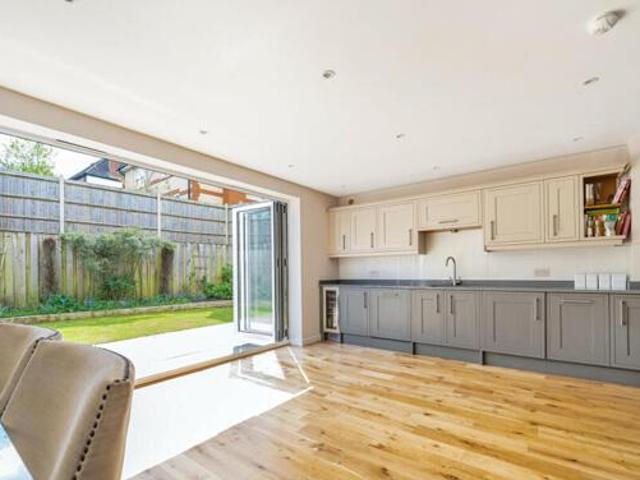 House for sale in Oxted, Hillview