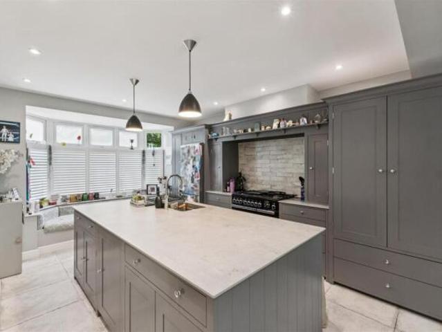 Farm for sale in Chiswick, Greater London