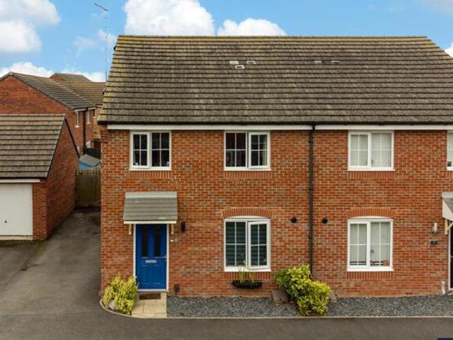 House for sale in Northampton, Northamptonshire