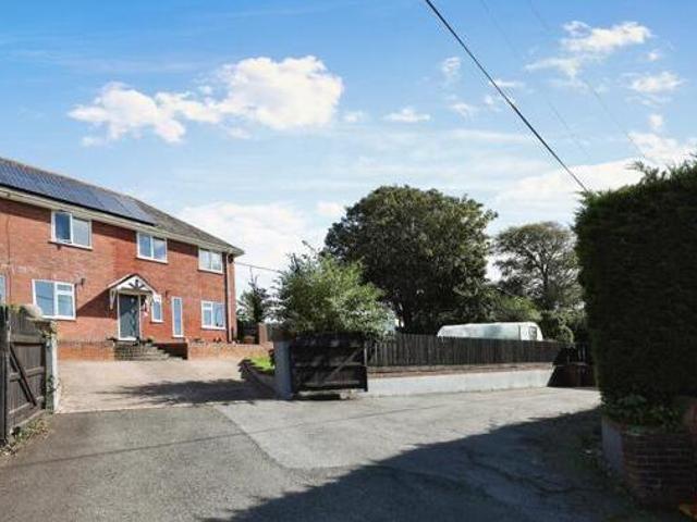 House for sale in Follaton, Strode