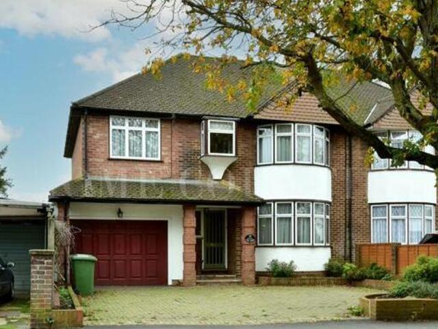 House for sale in Potters Bar, Hertsmere