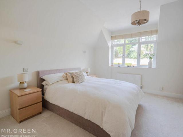 Farm for sale in Queens Park, Bournemouth