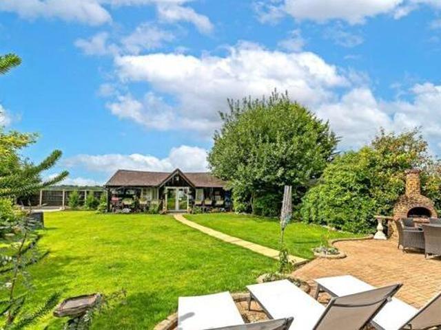 House for sale in Five Acres, Hertfordshire