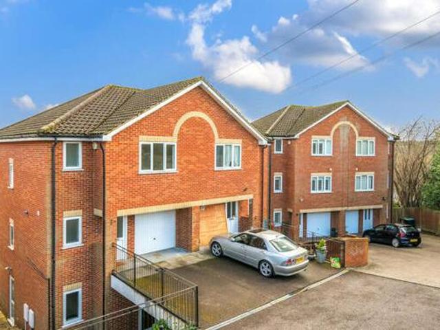 House for sale in Batchworth, Hertfordshire