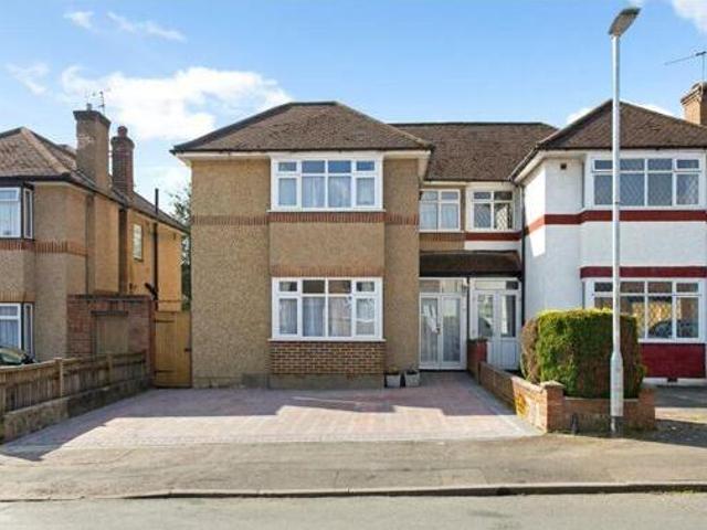 House for sale in Batchworth, Hertfordshire