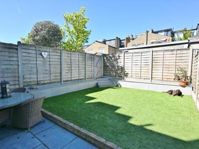 Farm for sale in Strawberry Hill, Greater London
