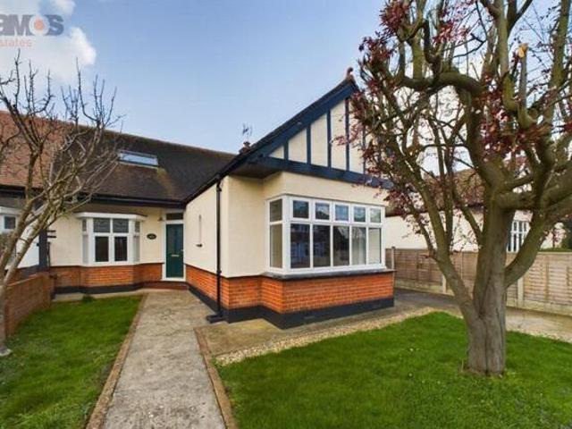 House for sale in Stroud Green, Barling