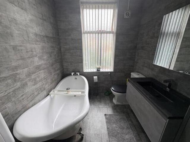 Farm for sale in Oakenshaw, Bradford