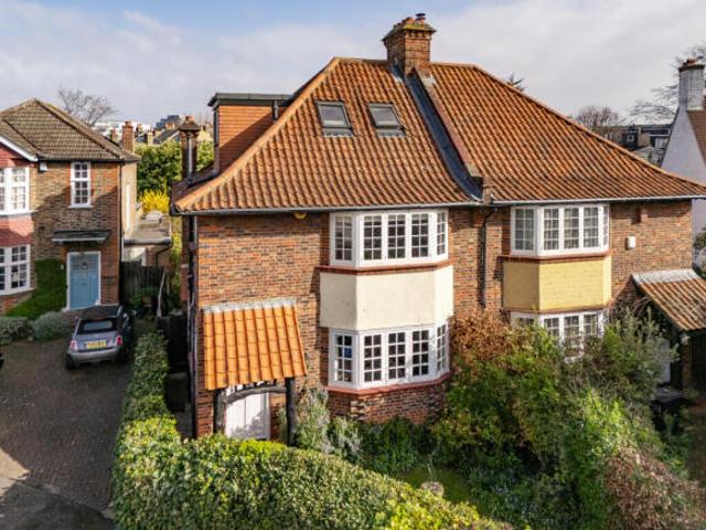 Farm for sale in Wimbledon, Greater London