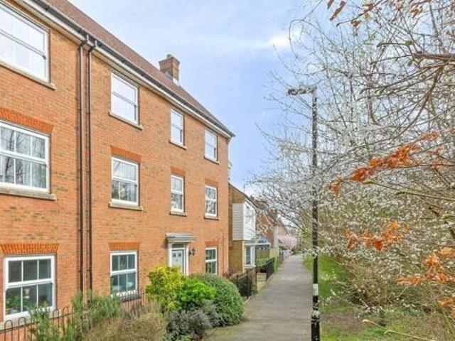 House for sale in Oad Street, Kent