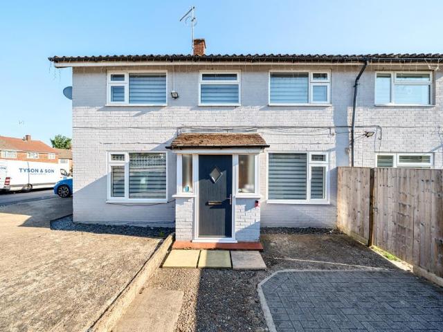 Semi Detached House for sale in Slough