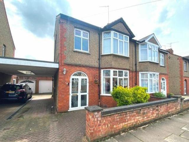House for sale in Northampton, Northamptonshire