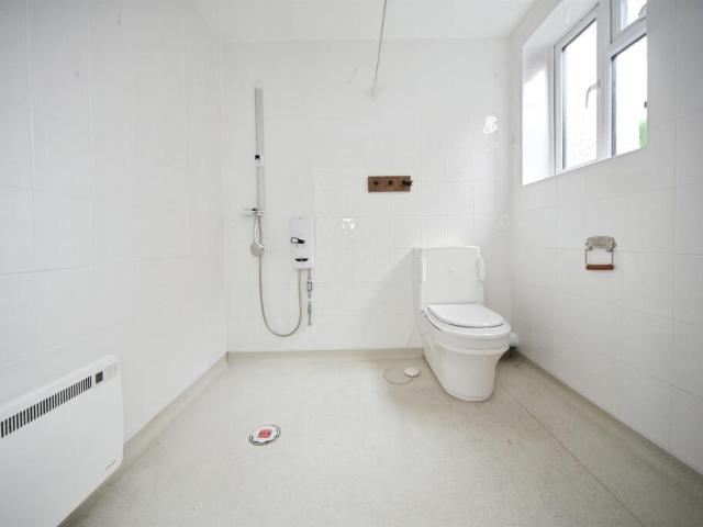 Semi Detached House for sale in Luton