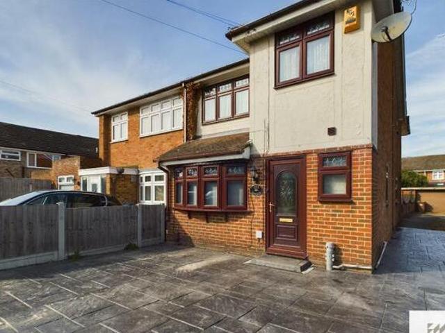 House for sale in Ramsden Bellhouse, Essex