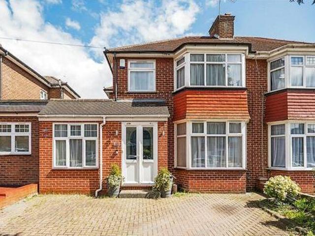 House for sale in Little Stanmore, Greater London