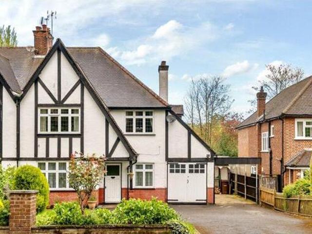 House for sale in Little Stanmore, Greater London