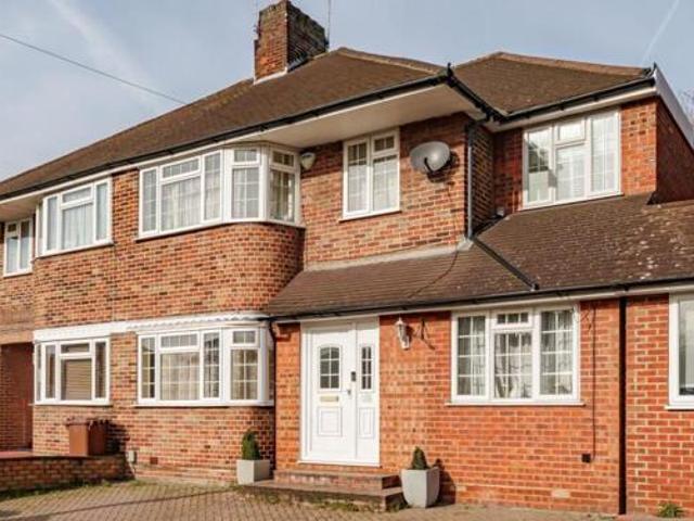 House for sale in Little Stanmore, Greater London