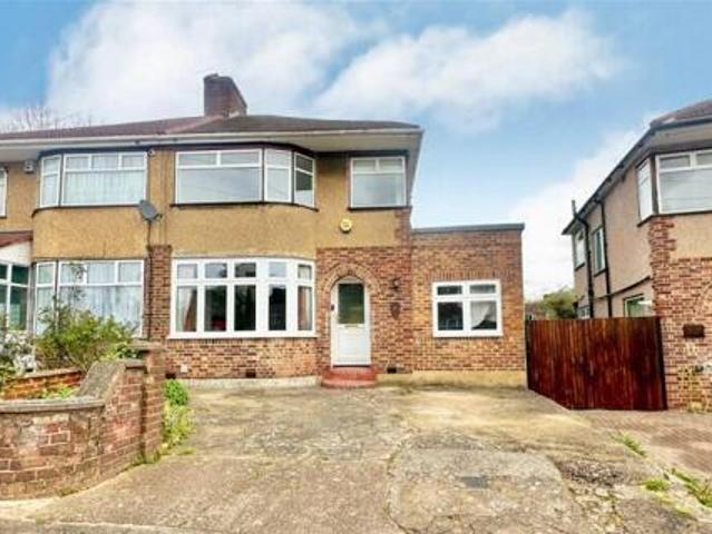 House for sale in Little Stanmore, Greater London