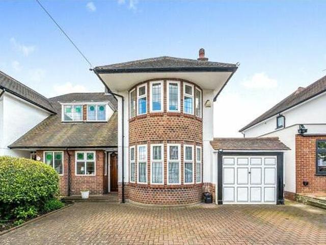 House for sale in Little Stanmore, Greater London