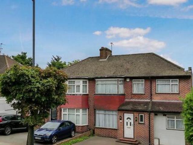 House for sale in Little Stanmore, Greater London