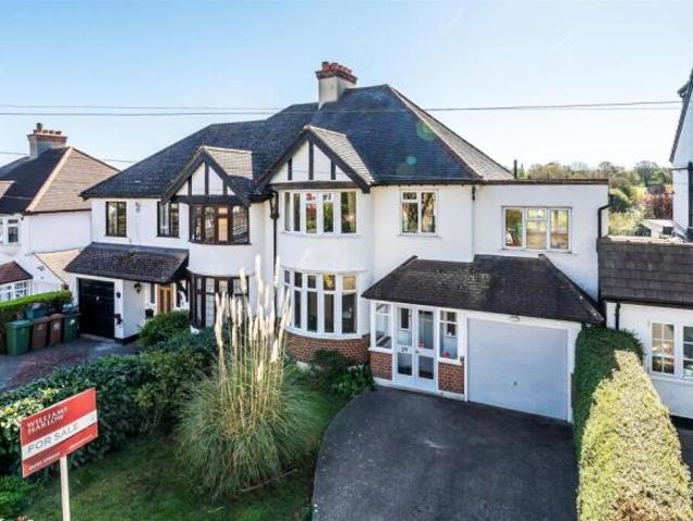 Farm for sale in Carshalton Beeches, Greater London