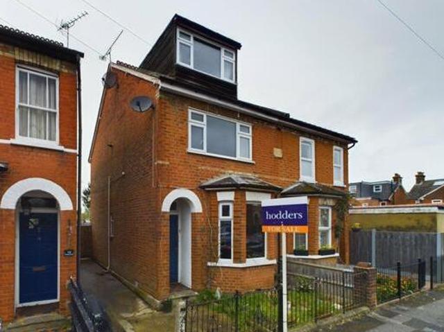House for sale in Chertsey, Runnymede