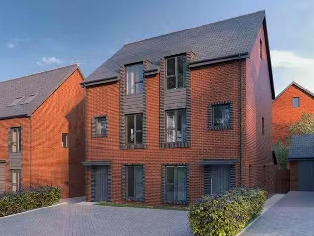 House for sale in Shirley