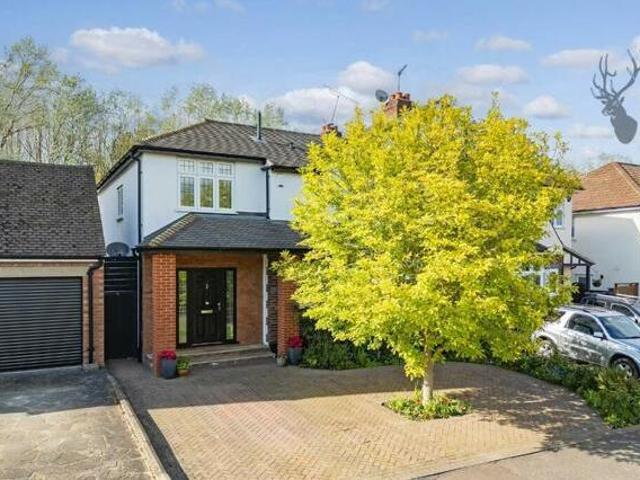 House for sale in Loughton, Epping Forest