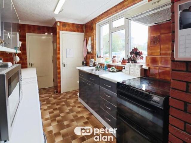 Farm for sale in Plasnewydd, Falcon Lodge