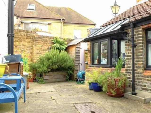 House for sale in Twickenham, Greater London