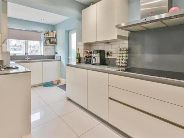 Farm for sale in Pilgrims' Hatch, Navestock Side