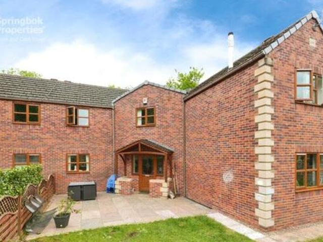 House for sale in Horbury, West Yorkshire