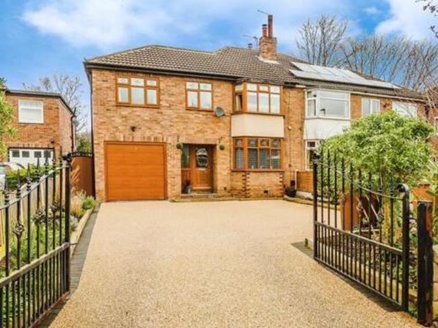 House for sale in Stand Bridge, Wakefield