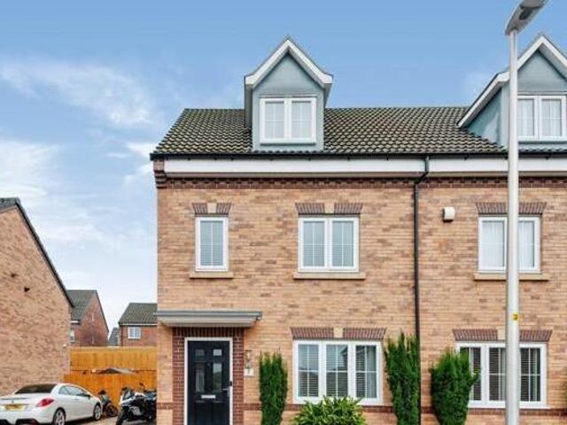 House for sale in Widnes, Liverpool City Region