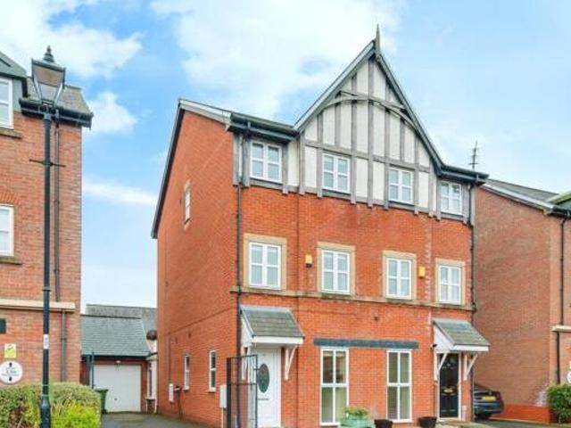 House for sale in Widnes, Liverpool City Region
