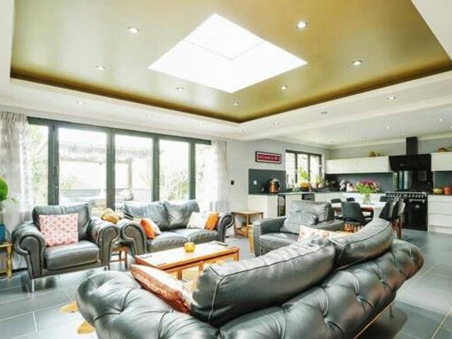 House for sale in Black Bourton, Oxfordshire