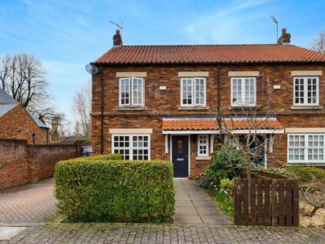 House for sale in High Field, York