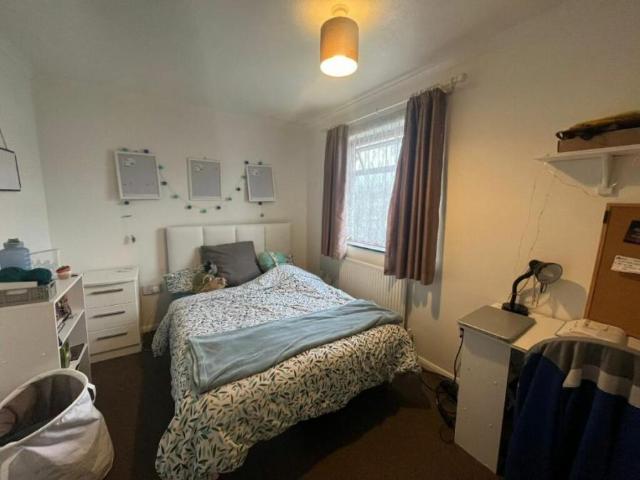 House for rent in Hales Place, The Bridge