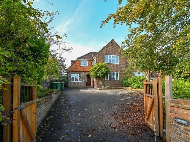 House for rent in Shalford, Guildford