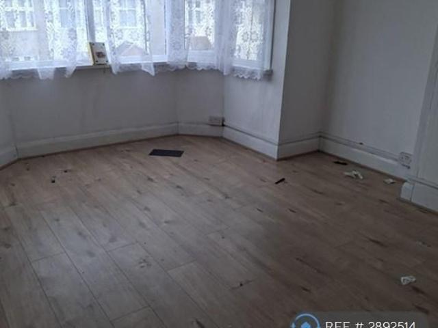 House for rent in Rush Green, Greater London