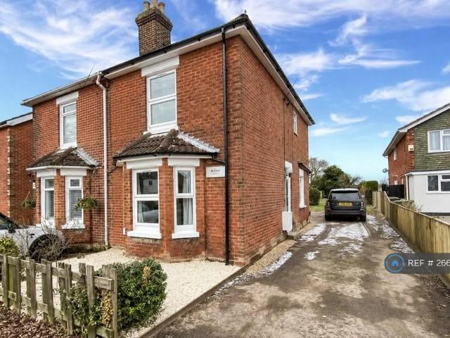 House for rent in Old Netley, Helford